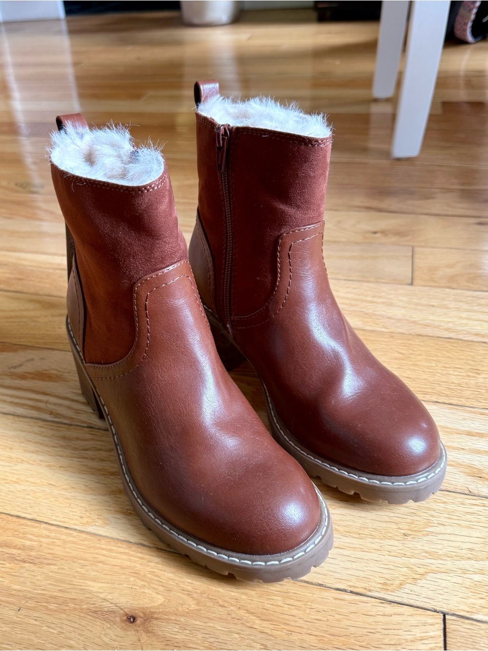 Women's Brown Faux-Fur Lined Ankle Boots- NWT, size 6